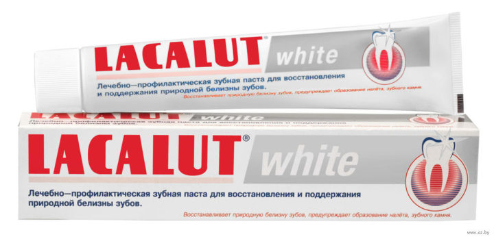 Отбеливающая зубная паста LACALUT WHITE