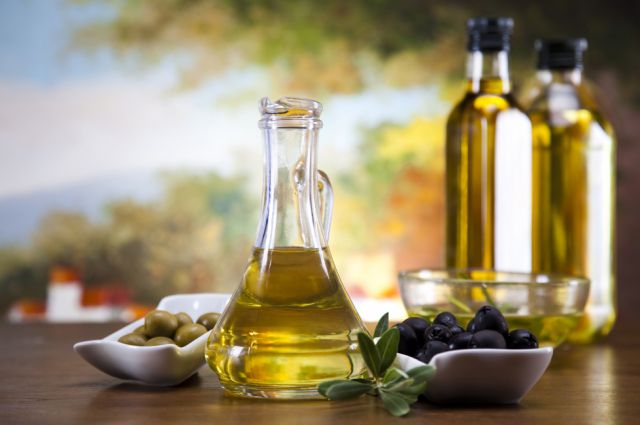 какое оливковое масло лучше для салата и для жарки
