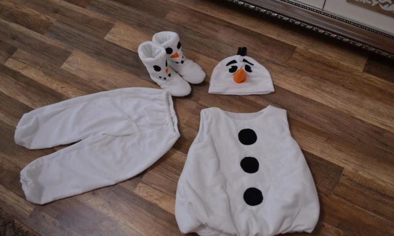 Новогодний костюм для мальчика «Снеговик». Мастер класс